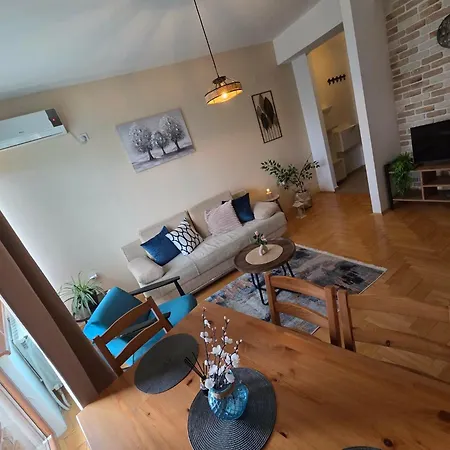 Renovated Calm Close To Center And Free Parking *