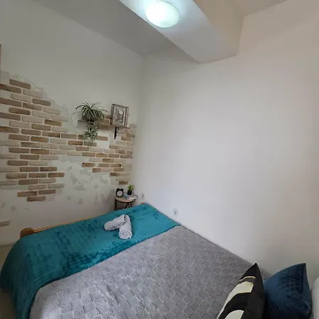 Renovated Calm Close To Center And Free Parking Skopje