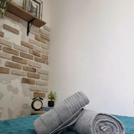 Renovated Calm Close To Center And Free Parking Skopje