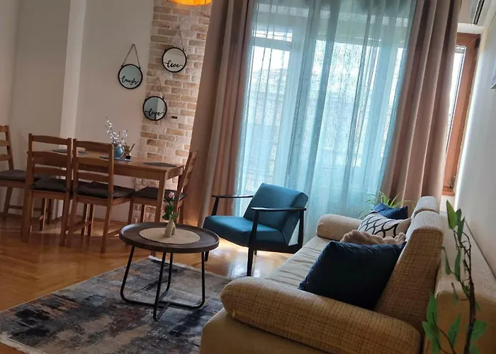 Renovated Calm Close To Center And Free Parking