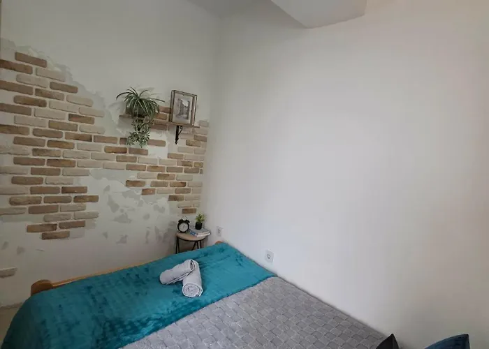 Renovated Calm Close To Center And Free Parking Skopje