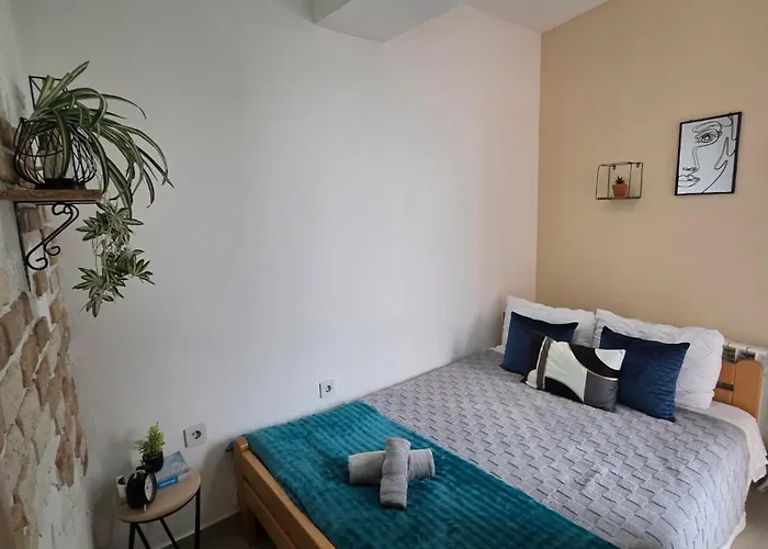 Renovated Calm Close To Center And Free Parking Apartment