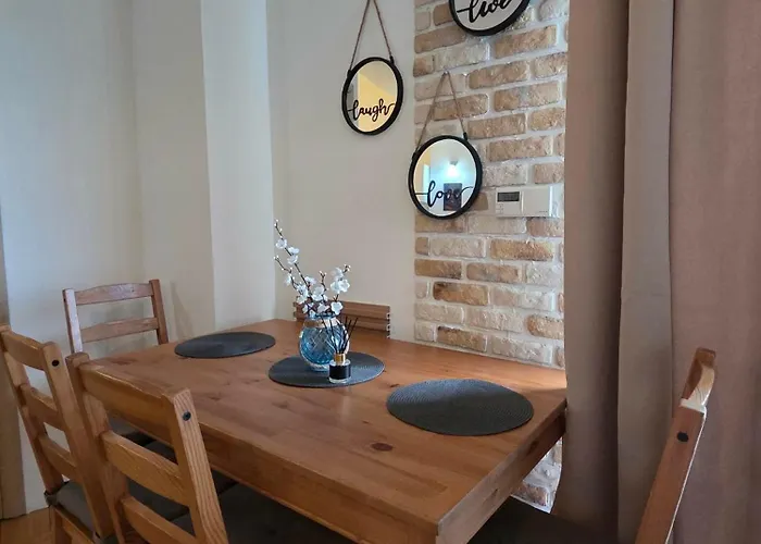 Renovated Calm Close To Center And Free Parking Apartment